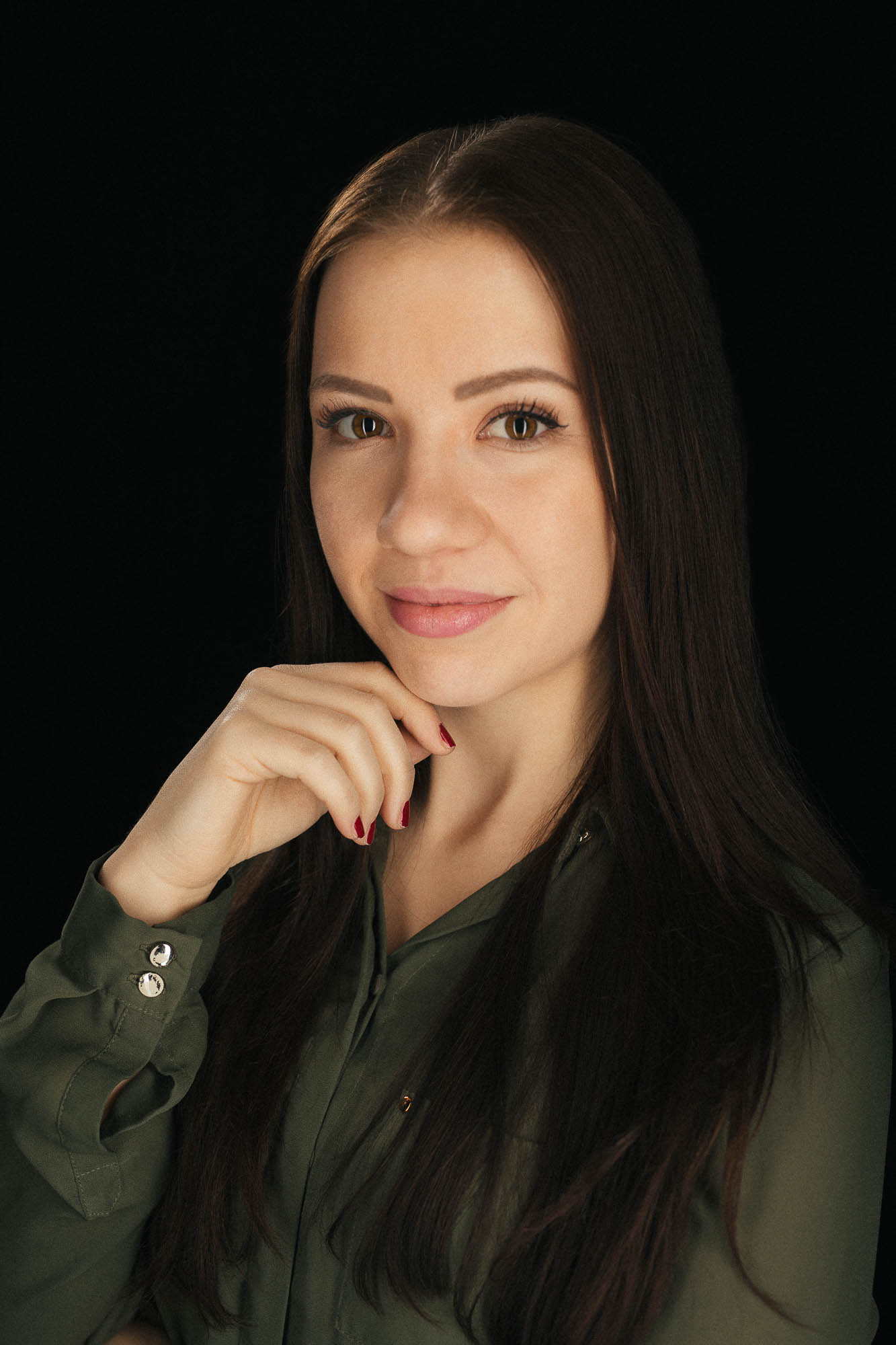 Export x3 Headshot  06588 Dez 01 2019 Bearbeitet 2 Headshots 2019  Miro Nicole Nadine